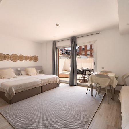 Aparthotel Centric Castelldefels Kültér fotó