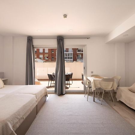 Aparthotel Centric Castelldefels Kültér fotó